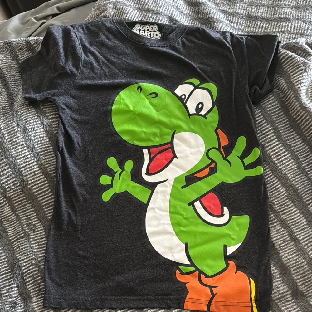 Nintendo Super Mario Yoshi Tee - Green and Orange
